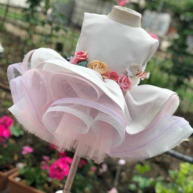 Abito da Battesimo in Raso con Balze di Tulle 5 Gonna ampia a tre balze di tulle dell'abito da battesimo