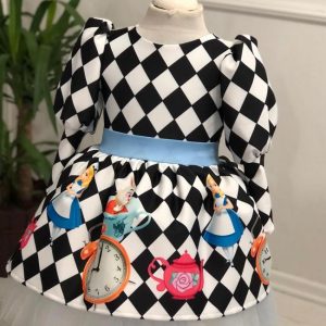 Vestito Alice nel paese delle Meraviglie bambina con dettagli in tulle e raso.