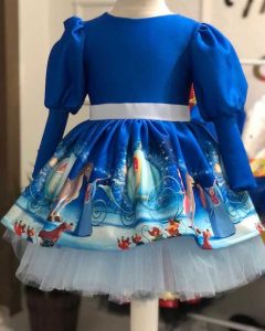 Dettaglio del vestito Cenerentola, tessuto di alta qualità