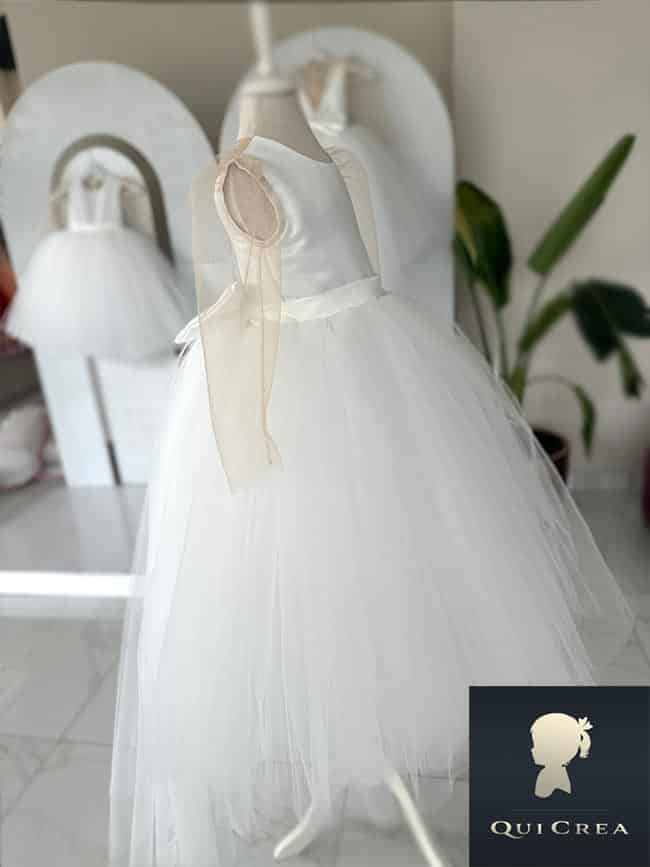 Dettagli del vestito damigella bambina in tulle