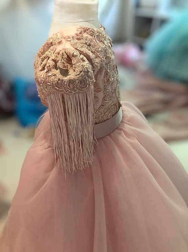 Abito da Cerimonia per Bambina 3 Gonna ampia in tulle dell'abito da cerimonia per bambina.