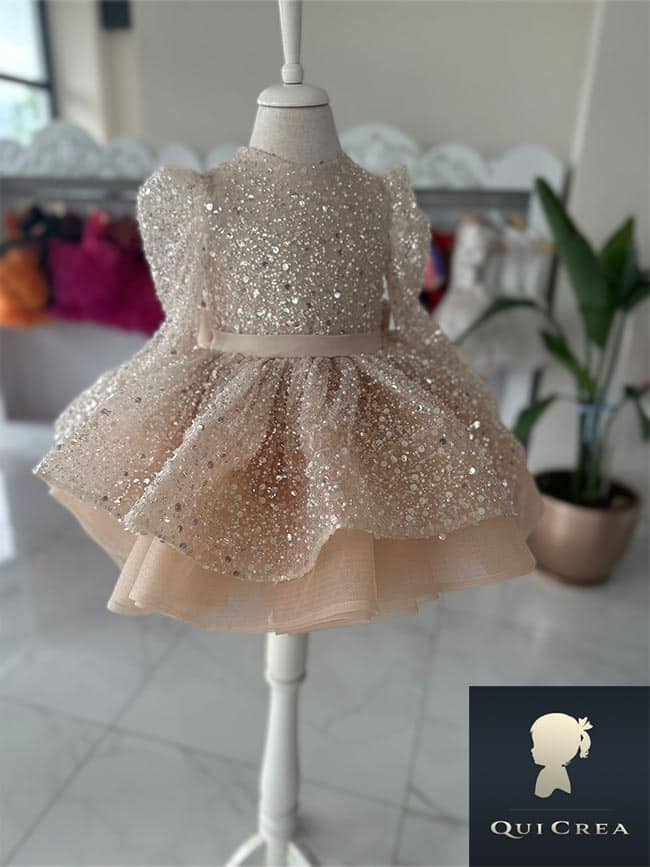 Vestito Ricoperto in Tulle con Perle e Paillettes – Lusso Unico